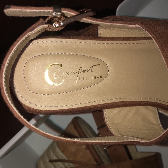 Comfort Cognac (Brown) Fringe Wedges - Picture 10 of 12